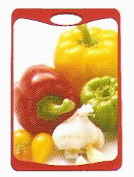  Разделочная доска с антимикробной защитой Microban (Майкробан) серия "Малая с рисунком", цвет : салатовый Размер: 200мм. х 290мм. рис "Чеснок с перцем"